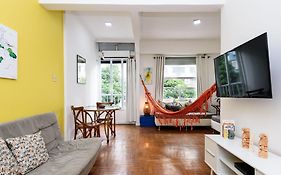 Omar do Rio - VP318/404: Qto e Sala., Smart TV, Internet 250mbps, a 300m da praia de Ipanema e a 110m do Metrô Nossa Senhora da Paz